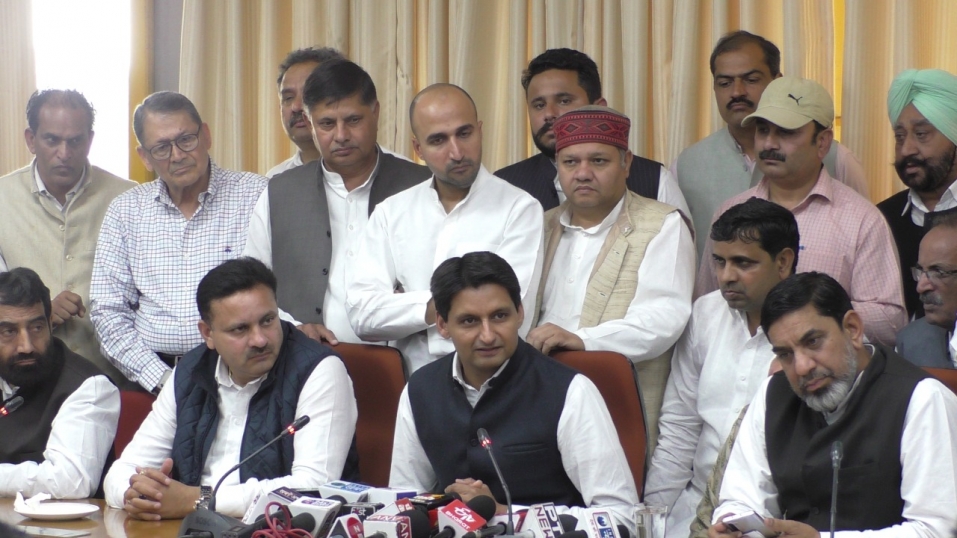 दीपेंद्र हुड्डा ने प्रधानमंत्री राष्ट्रीय राहत कोष में 1 करोड़ व मुख्यमंत्री राहत कोष में 1 करोड़ देने का किया एलान